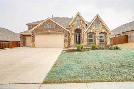 1041 Weeping Oak Drive Burleson, TX 76028