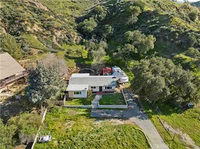 30046 Pocahantas Dr Castaic, CA 91384