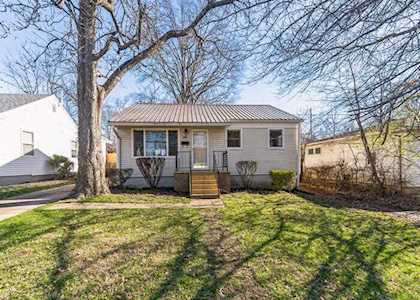 241 ELKHORN Dr Frankfort, KY 40601