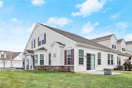10 Atkins Ct Carmel, NY 10512