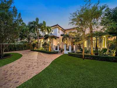 10800 SW 74th Ave Pinecrest, FL 33156
