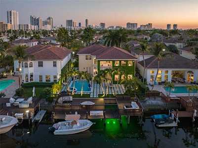 883 Captiva Dr Hollywood, FL 33019