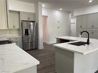 10024 Pinnacle View Place Las Vegas, NV 89134