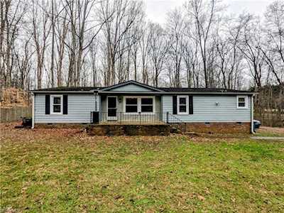 4209 Rocking Horse Court Gibsonville, NC 27249