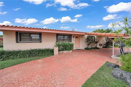 9000 SW 18th Ter Miami, FL 33165
