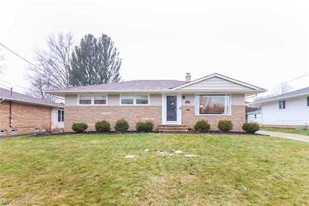 3990 Higley Rd Rocky River, OH 44116