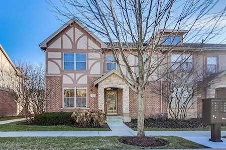 1951 Farnsworth Ln Northbrook, IL 60062