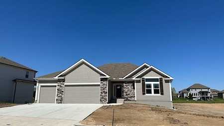 2301 Foxtail Dr Kearney, MO 64060