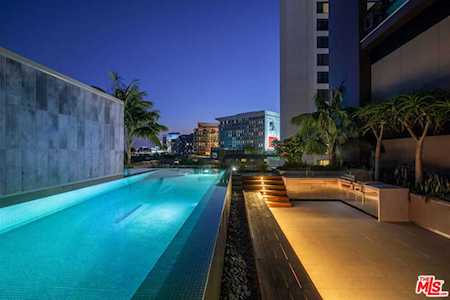 8420 Sunset Blvd #902 West Hollywood, CA 90069