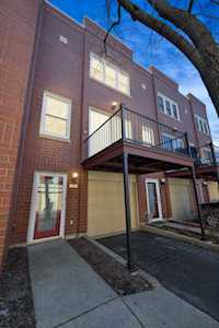 1728 W Terra Cotta Place #B Chicago, IL 60614