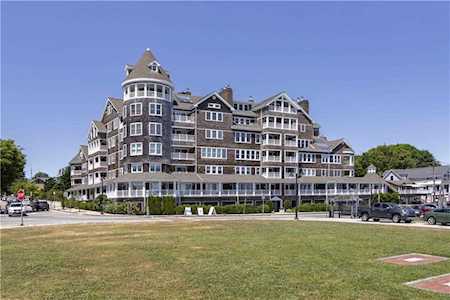 53 Conanicus Ave #2A Jamestown, RI 02835