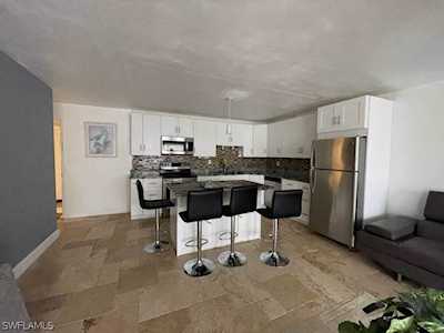 4901 Victoria Dr #207 Cape Coral, FL 33904