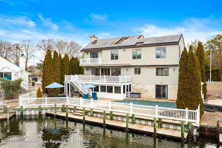 56 Moorage Ave Bayville, NJ 08721