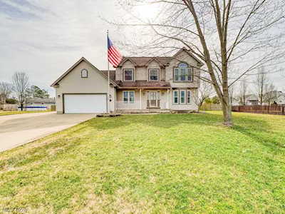 4713 Greenview Ct Avon, OH 44011