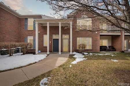 5105 Chesapeake Circle Commerce Twp, MI 48390