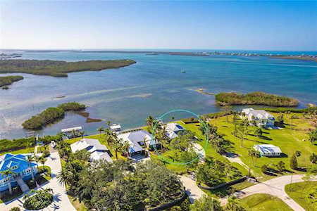 1911 New Point Comfort Rd Englewood, FL 34223