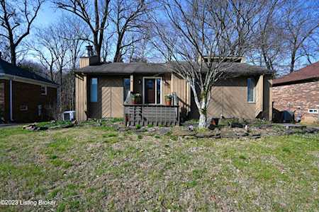 208 Wooded Falls Rd Louisville, KY 40243