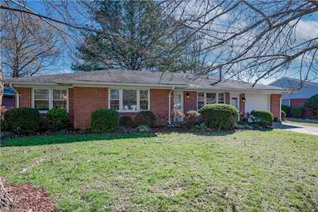 213 Hospital Dr Virginia Beach, VA 23452