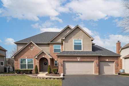 2271 Fox Boro Ln Naperville, IL 60564