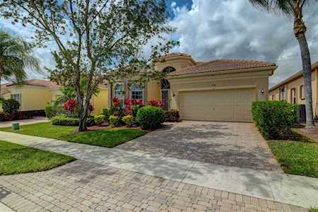 7139 Demedici Circle Delray Beach, FL 33446