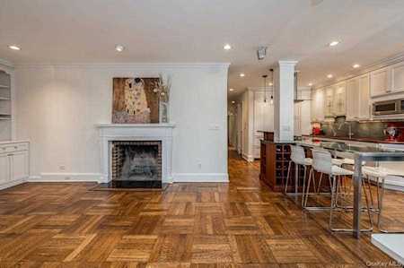 910 Stuart Avenue #2H Mamaroneck, NY 10543