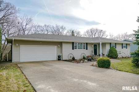 16 Apple Tree Ln East Peoria, IL 61611