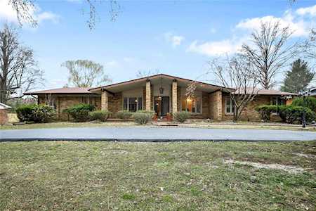 14032 Cross Trails Dr Chesterfield, MO 63017