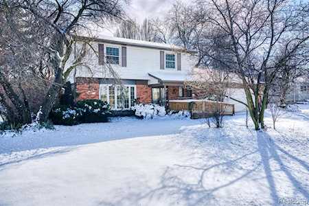 37283 Bennett St Livonia, MI 48152