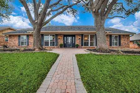 1115 Crowley Road Arlington, TX 76012