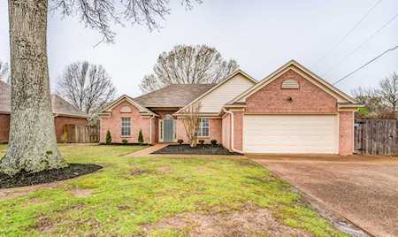 703 Cairn Creek Dr Memphis, TN 38018