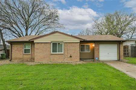 2132 Hedgerow Street Arlington, TX 76010