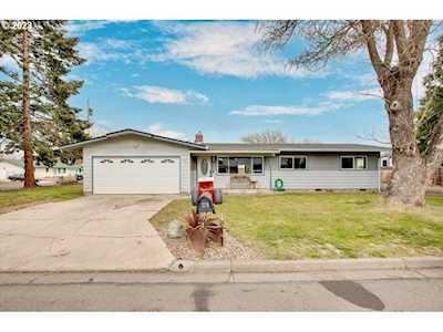 378 S Central Valley DR Central Point, OR 97502