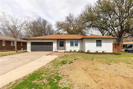 1215 Dover Street Denton, TX 76209