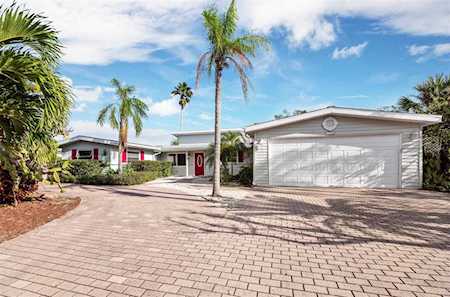 530 De Narvaez Dr Longboat Key, FL 34228