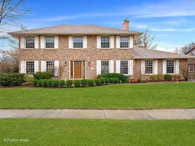 2017 Canterbury Place Wheaton, IL 60189