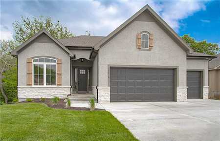 13210 Golden Oak Ct Parkville, MO 64152
