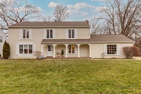 4 Robinhood Ct Lincolnshire, IL 60069