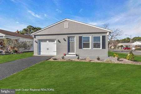 40 Sabinas St Toms River, NJ 08757