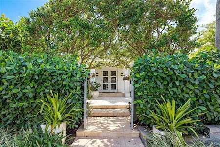233 Venetian Drive Delray Beach, FL 33483