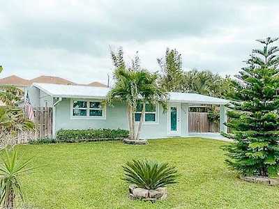 560 East Valley Dr Bonita Springs, FL 34134