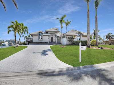 18101 Cutlass Dr Fort Myers Beach, FL 33931