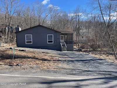 109 Stuart Place Bushkill, PA 18324