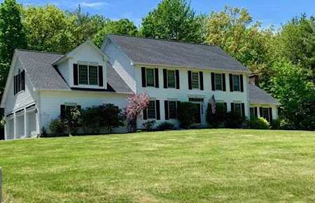 37 Hampshire Hills Dr Bow, NH 03304