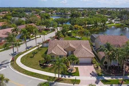 1086 Longview Weston, FL 33326