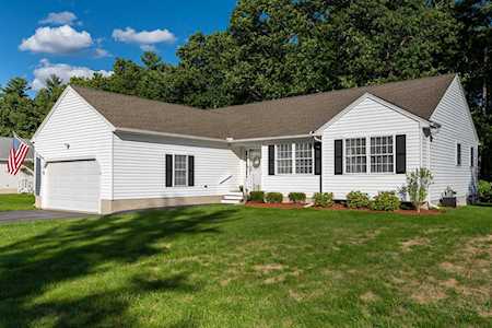 38 Glasgow Circle Hudson, NH 03051