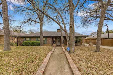 2707 Wooded Acres Court Arlington, TX 76016