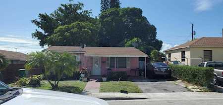 709 W 2nd Street Riviera Beach, FL 33404