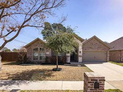 4007 Gentle Breeze Court Arlington, TX 76017