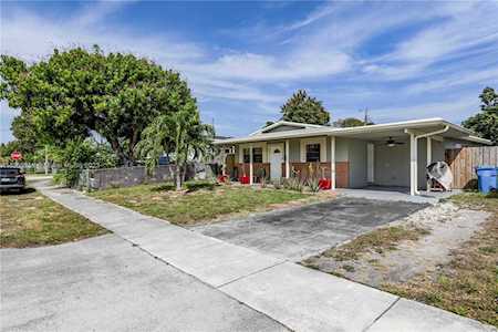 5324 NE 2nd Ave Oakland Park, FL 33334