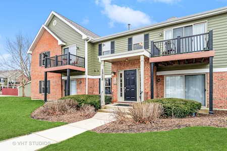 1312 Mcdowell Rd #201 Naperville, IL 60563